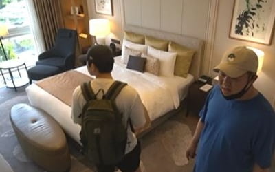 "♥아내와 재혼한 호텔" 김구라, 초호화 스위트룸 결제에 흐뭇…효도 플렉스 받았다 ('꽃중년')