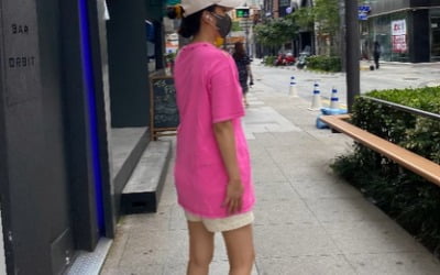 '167cm' 김희선, 운동화 신고도 남다른 비율…각선미 과시