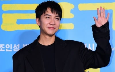 Lee Seung-gi expresses his thoughts on the 20th anniversary of his debut