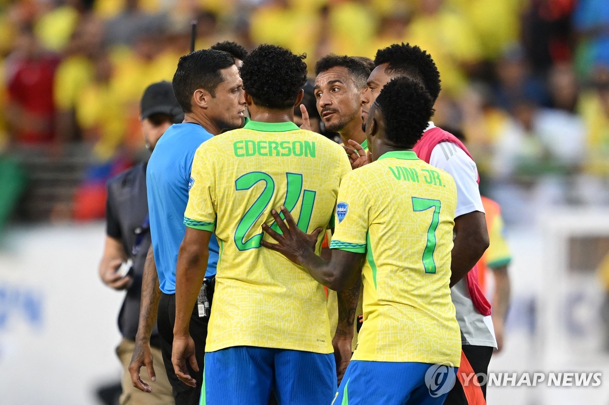 "브라질에 PK 줬어야"…남미축구연맹, 코파 오심 인정