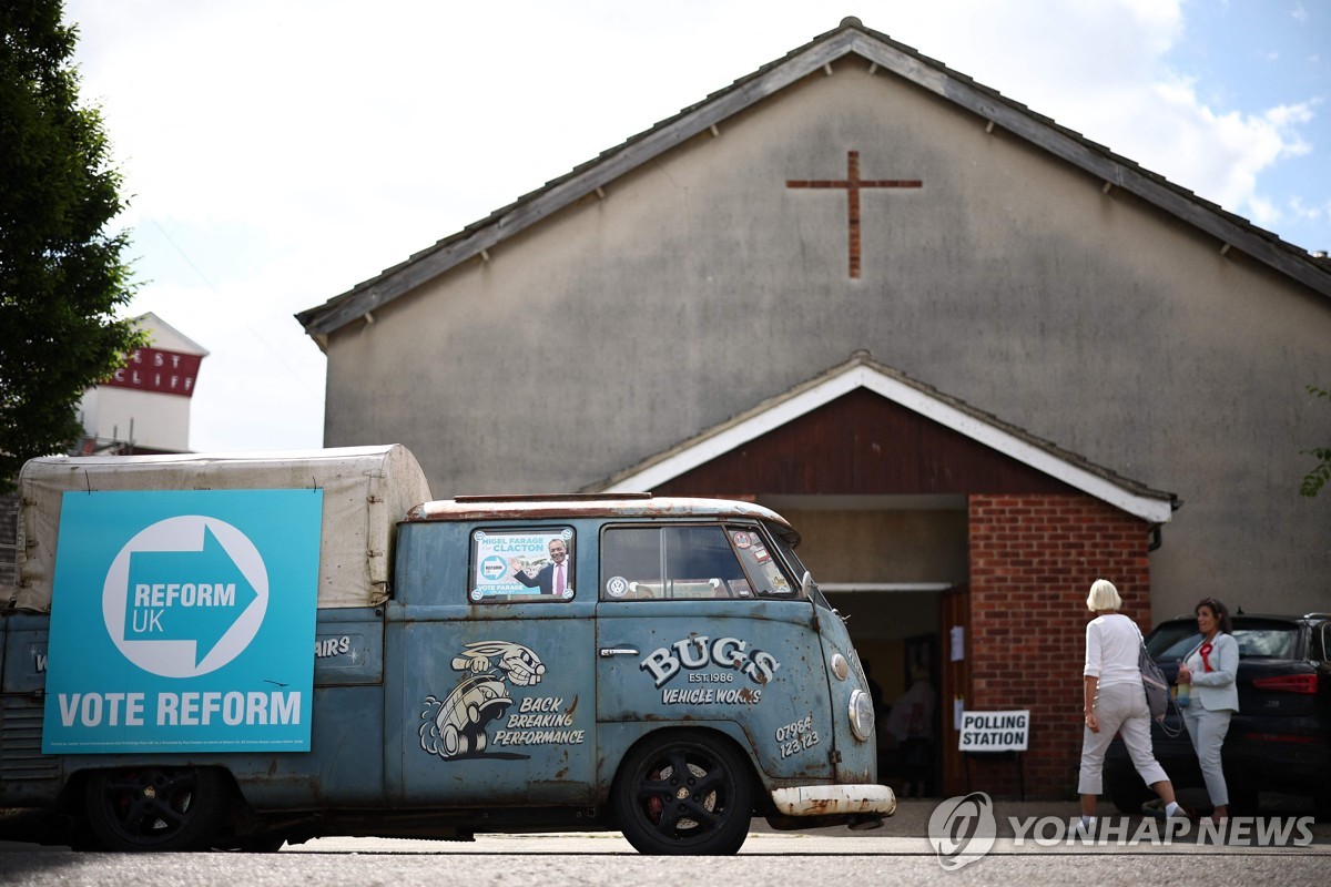 英극우당, 본격 원내진입…패라지 "기득권 반란 진행중"(종합)