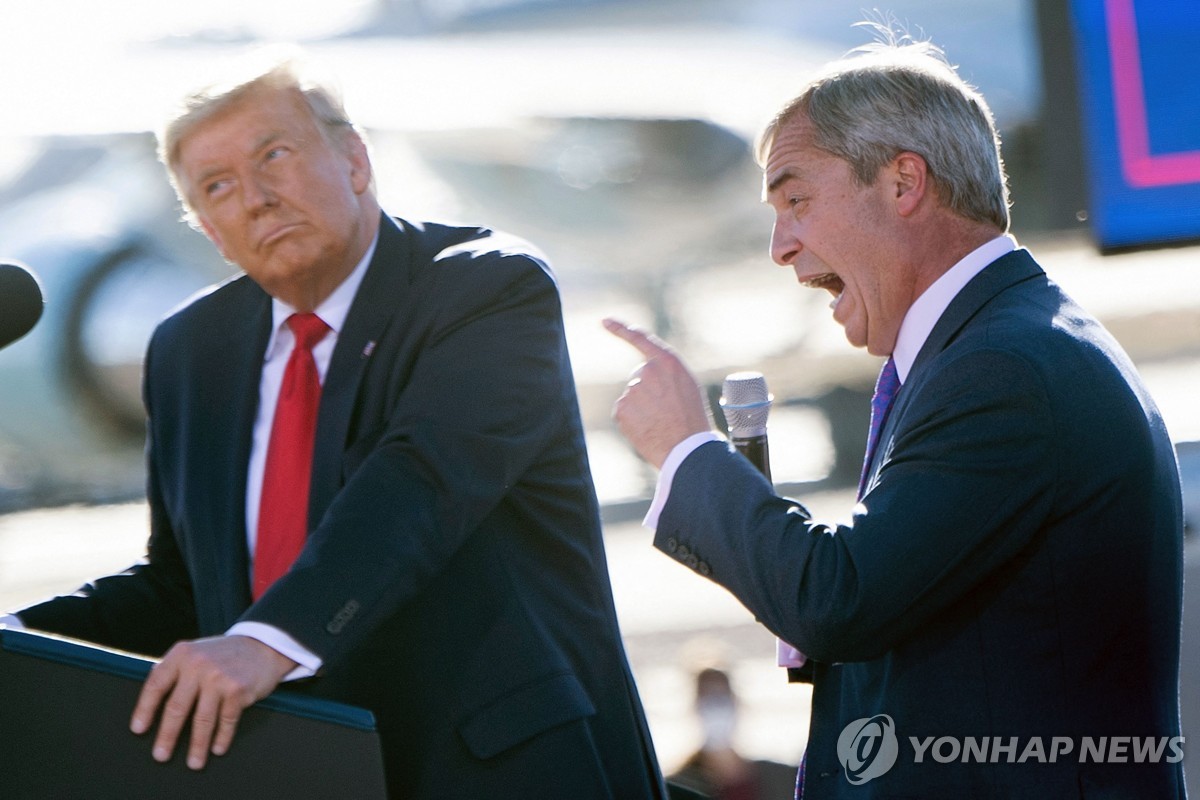 트럼프, 英극우당 패라지 당선 축하…새 총리 스타머는 언급안해