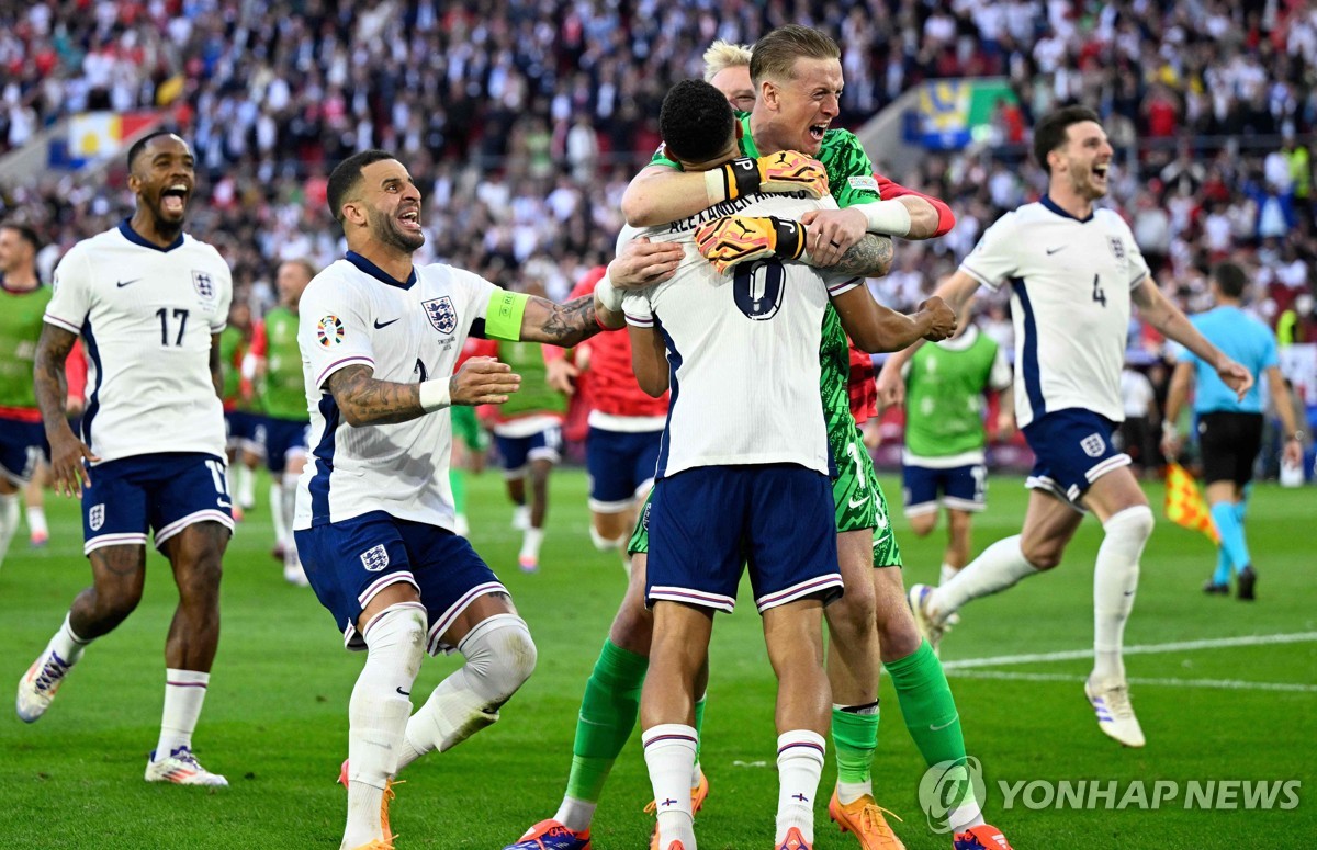 잉글랜드, 승부차기 끝에 스위스 꺾고 유로 2024 4강 진출