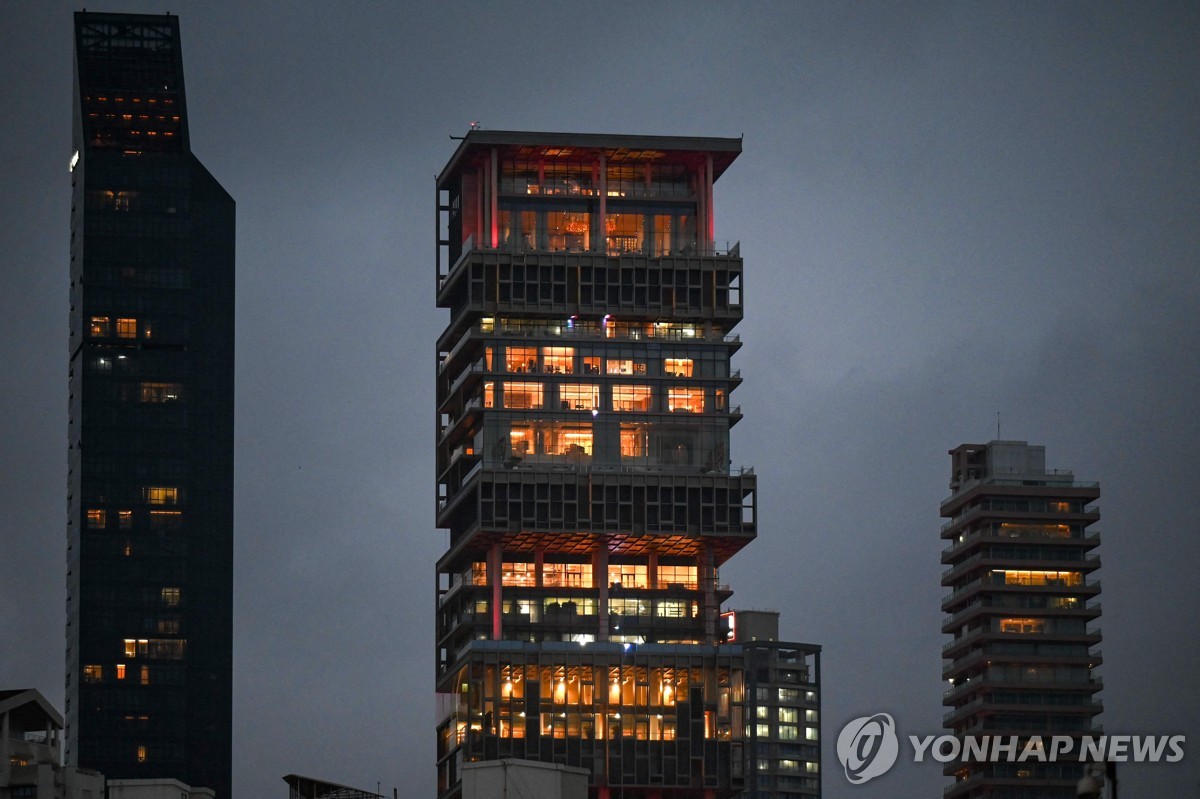 이재용 삼성전자 회장, 인도 '재벌집 막내' 결혼식 참석한다