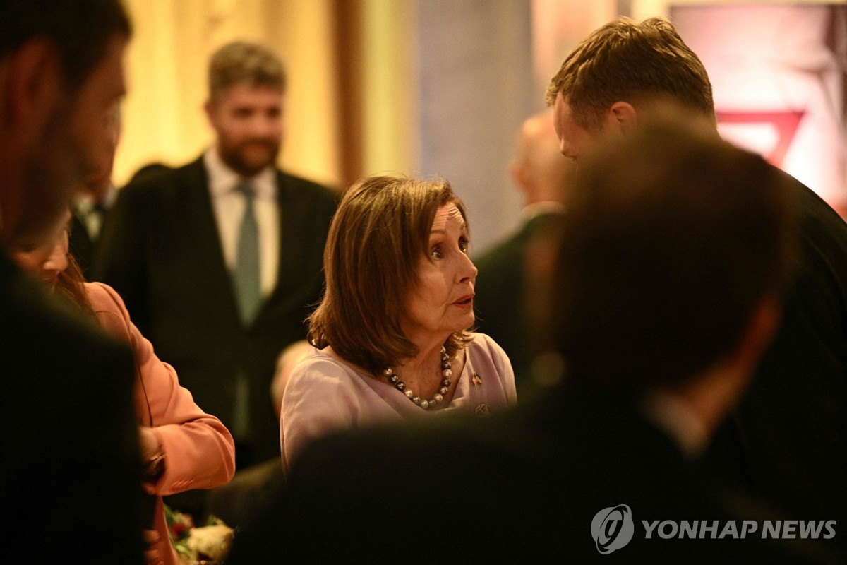 "후보 교체론 배후는 오바마"…바이든 캠프 내부 의심 증폭(종합)