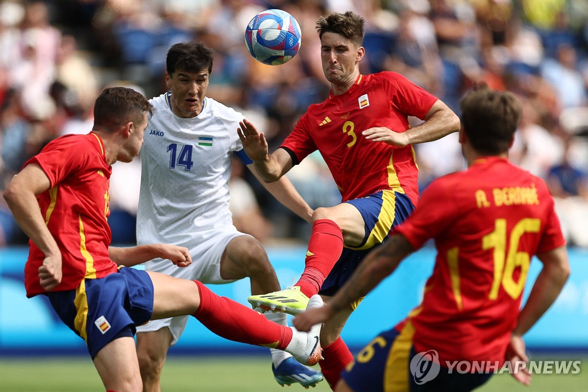 [올림픽] 대회 첫 경기부터 2시간 중단 '파행'…아르헨티나 남자축구 패배(종합)