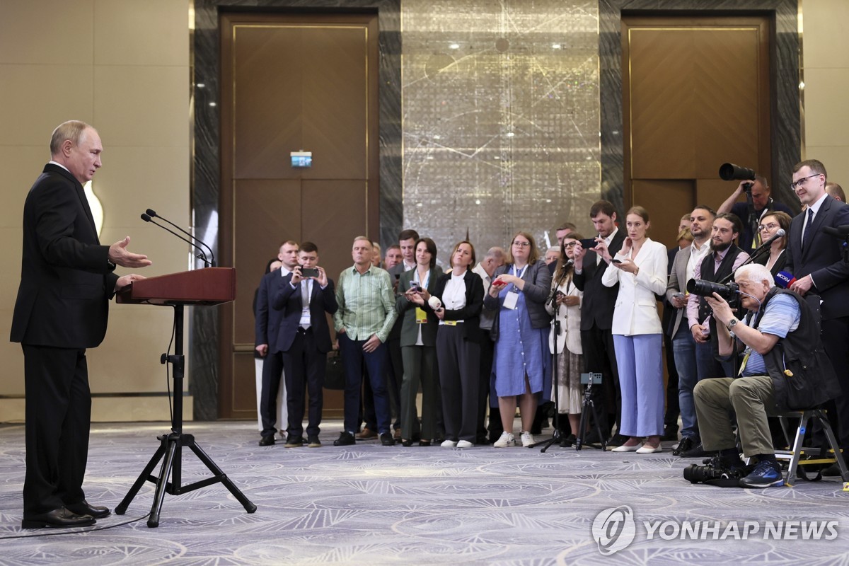 푸틴 "美 대선기간 양국간 건설적 대화 불가능…결과 기다릴것"