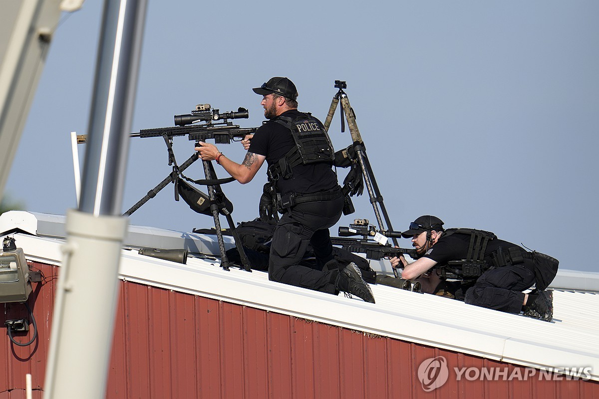 [트럼프 피격] 美당국, 암살미수로 수사…유세장 밖 건물 옥상서 여러발 쏴(종합)