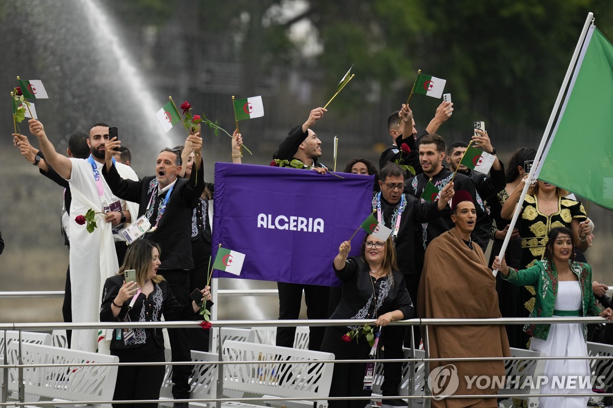 萨利巴：我们会为联赛冠军付出一切；在塔帅手下我学到了很多