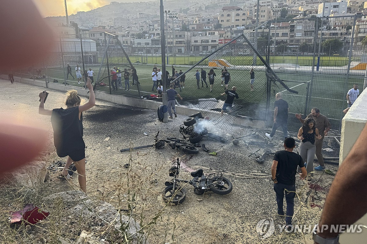 주말 축구하던 어린이 12명 로켓포에 몰살…비탄 잠긴 골란고원