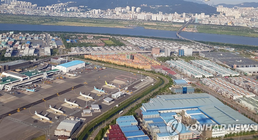 전국 공항 항공기 유치 경쟁 가열…김해공항은 저조