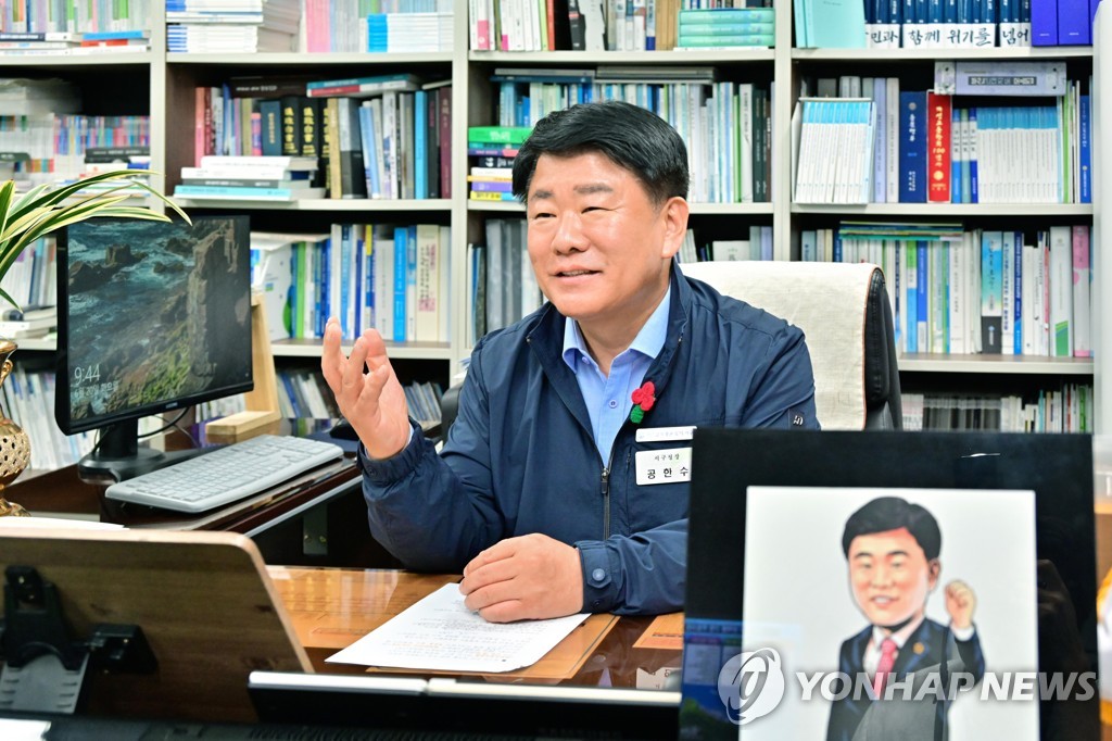 부산 서구청장 "구덕운동장 재개발은 불가피…의견 수렴할 것"