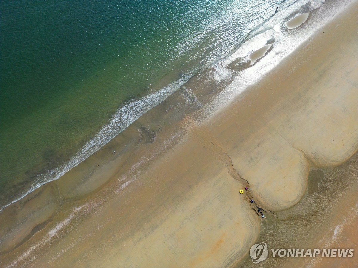 보령 독산해수욕장서 남성 시신 2구 발견…"해루질 사고 추정"(종합)