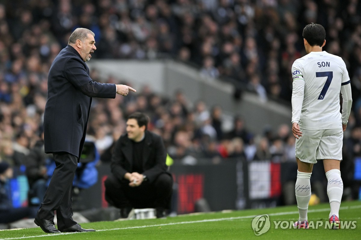 인종차별에 입 연 토트넘 감독 "손흥민 뜻에 따를 것"