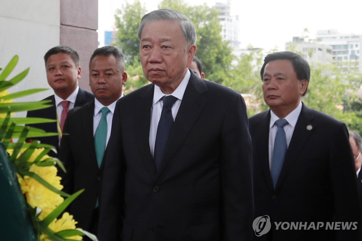 베트남 주석, 캄보디아·라오스 연쇄방문…"3국 안보 협력 강화"