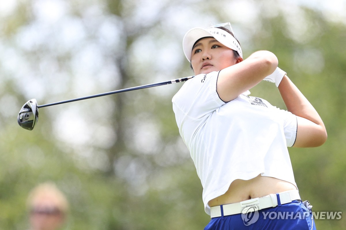 유해란, 65타 불꽃타…LPGA 데이나오픈 3R서 단독 2위