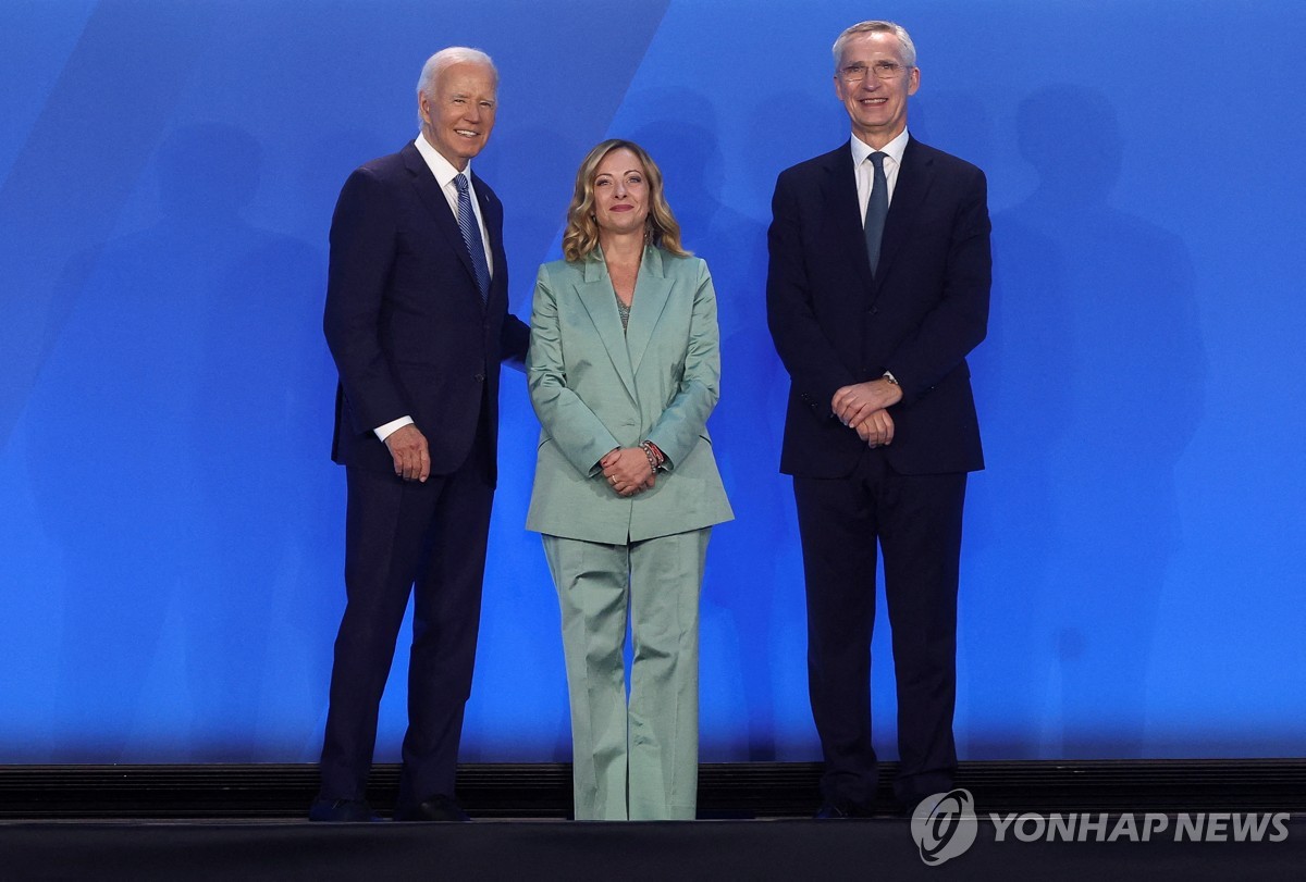 멜로니 伊총리 키 작다고 조롱한 언론인…법원 "손해배상 하라"