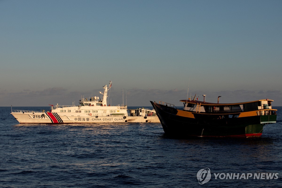 필리핀 "남중국해 암초 물자보급 중국 방해 없이 무사히 마쳐"