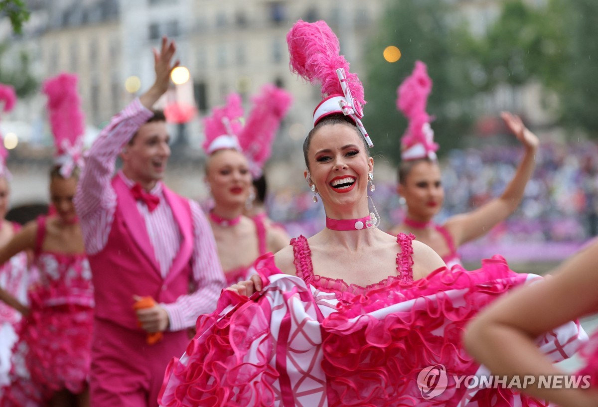 [올림픽] 외신, 센강 개막식에 "코로나 이후 축제의 귀환"…일부엔 "괴상"