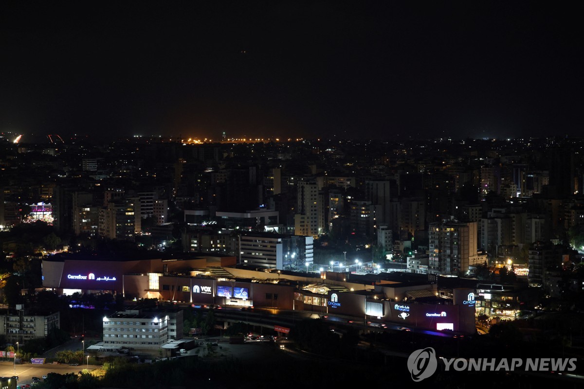 이스라엘, 베이루트 보복 공습…"축구장 폭격한 헤즈볼라 노려"(종합)