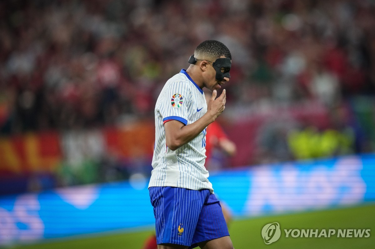 '필드골 0개로 유로 4강' 프랑스 감독 "우승하려면 더 넣어야"