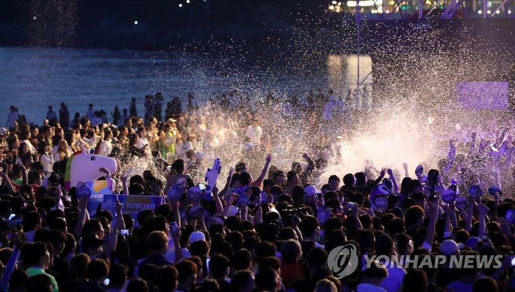 여름 축제로 들뜬 다대포해수욕장…부산바다축제 단독 개최