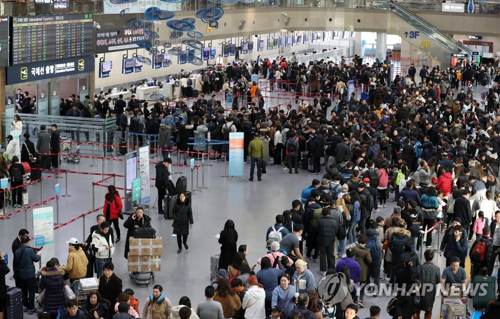 [고침] 사회(김해공항, 휴가철 84만명 이용 예상…지난해…)