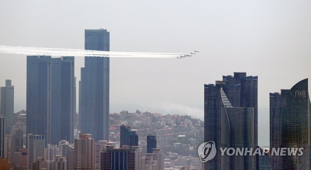 "놀라지 마세요" 블랙이글스, 13일 부산 상공 비행