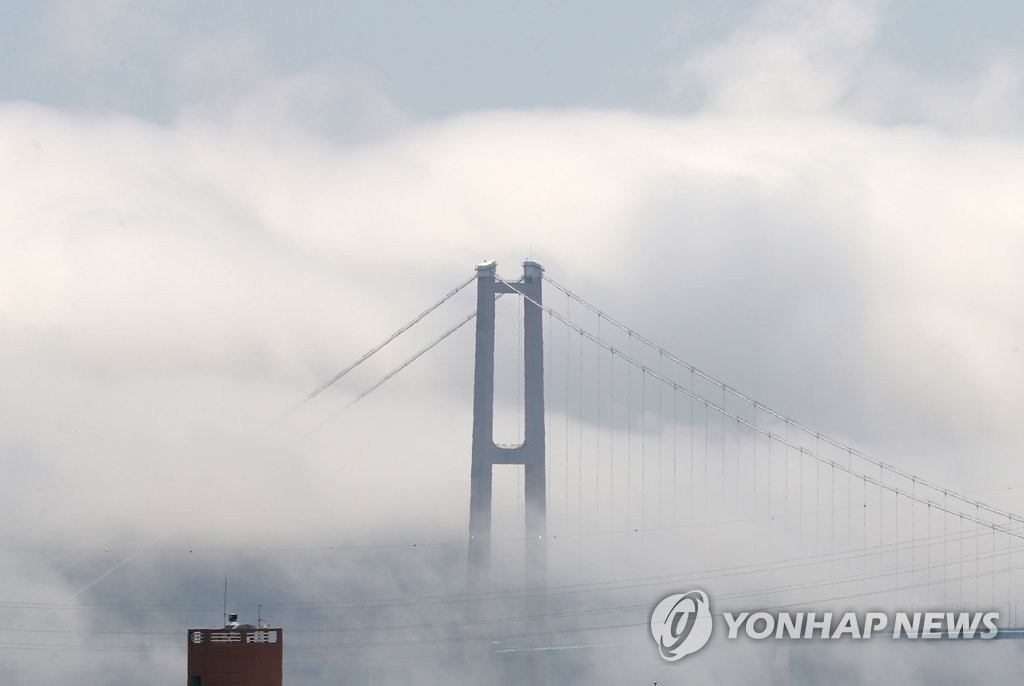 부산·울산·경남 흐리고 비…낮 최고 27∼32도