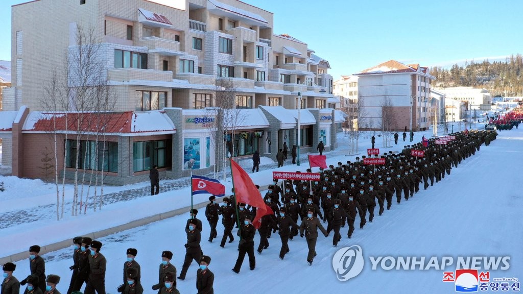 "다쳐서 일 못하면 돈 내고 빠지라 해"…北강제노동 실태 보고서(종합)