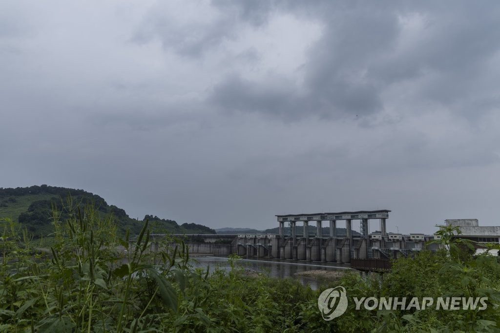 북한, 임진강 황강댐 통보없이 방류…"방류량 많지 않은 듯"