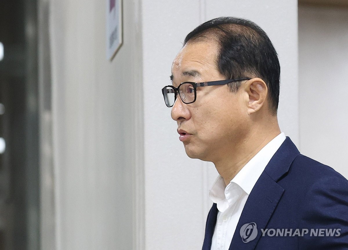 검찰, '돈봉투 살포' 윤관석에 징역 1년 구형…내달 30일 선고