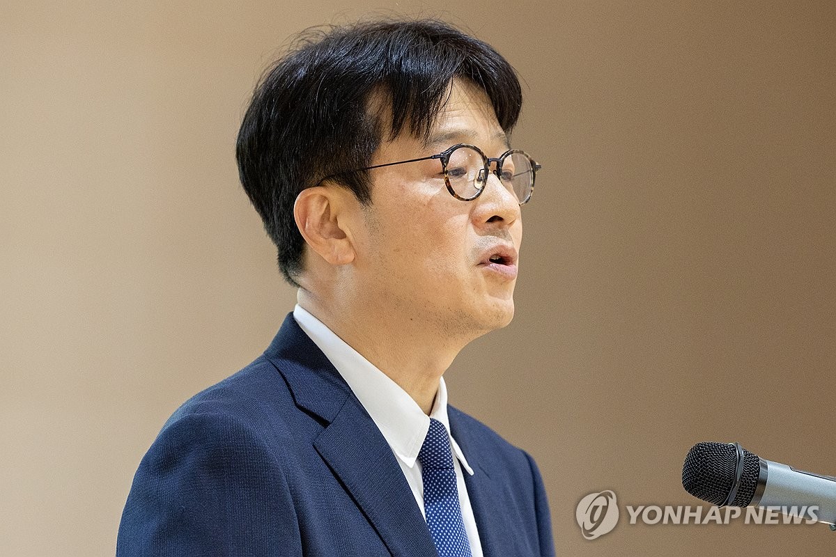 김여사 수사팀 "명품백 조사 시작, 오후 8시 이전 지휘부 보고"