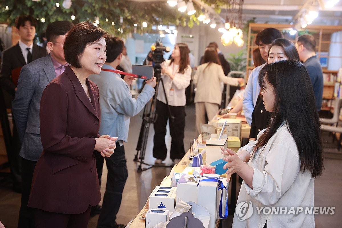 오영주 장관, 200일 '우문현답' 행보…"하반기도 현장 뛸 것"