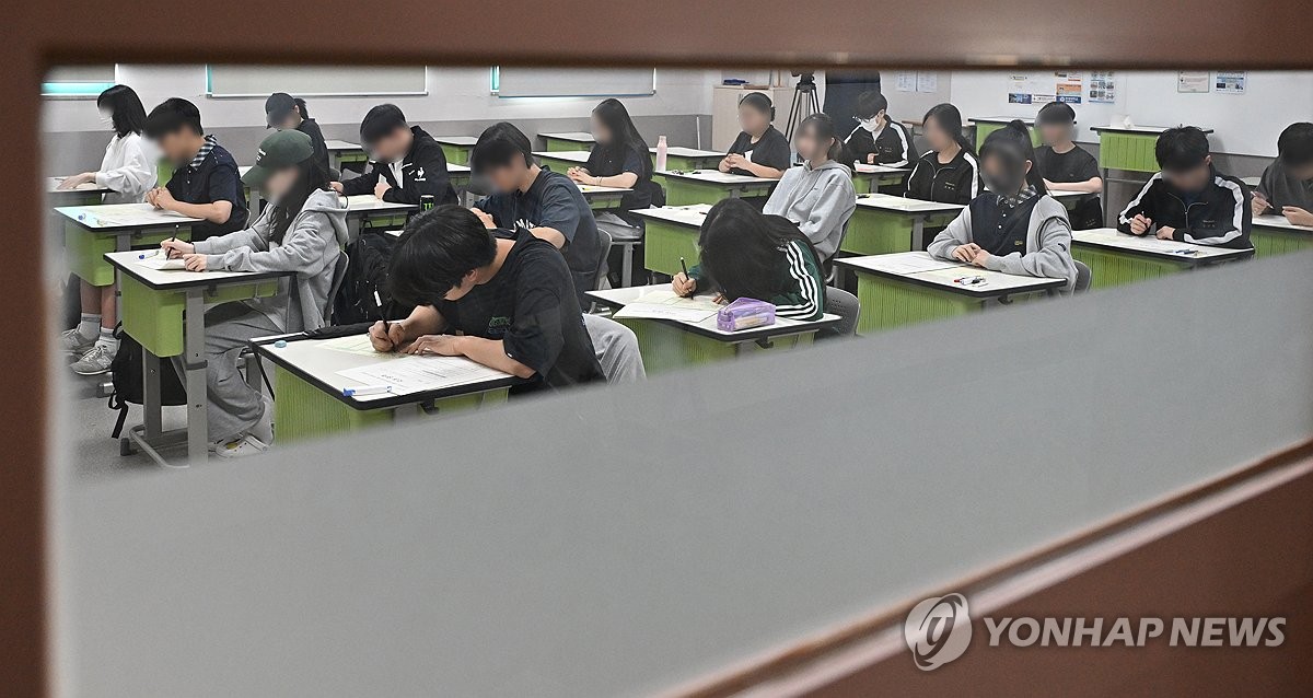 수능영어 절대평가한다더니…사교육 안 줄고 난이도만 '널뛰기'