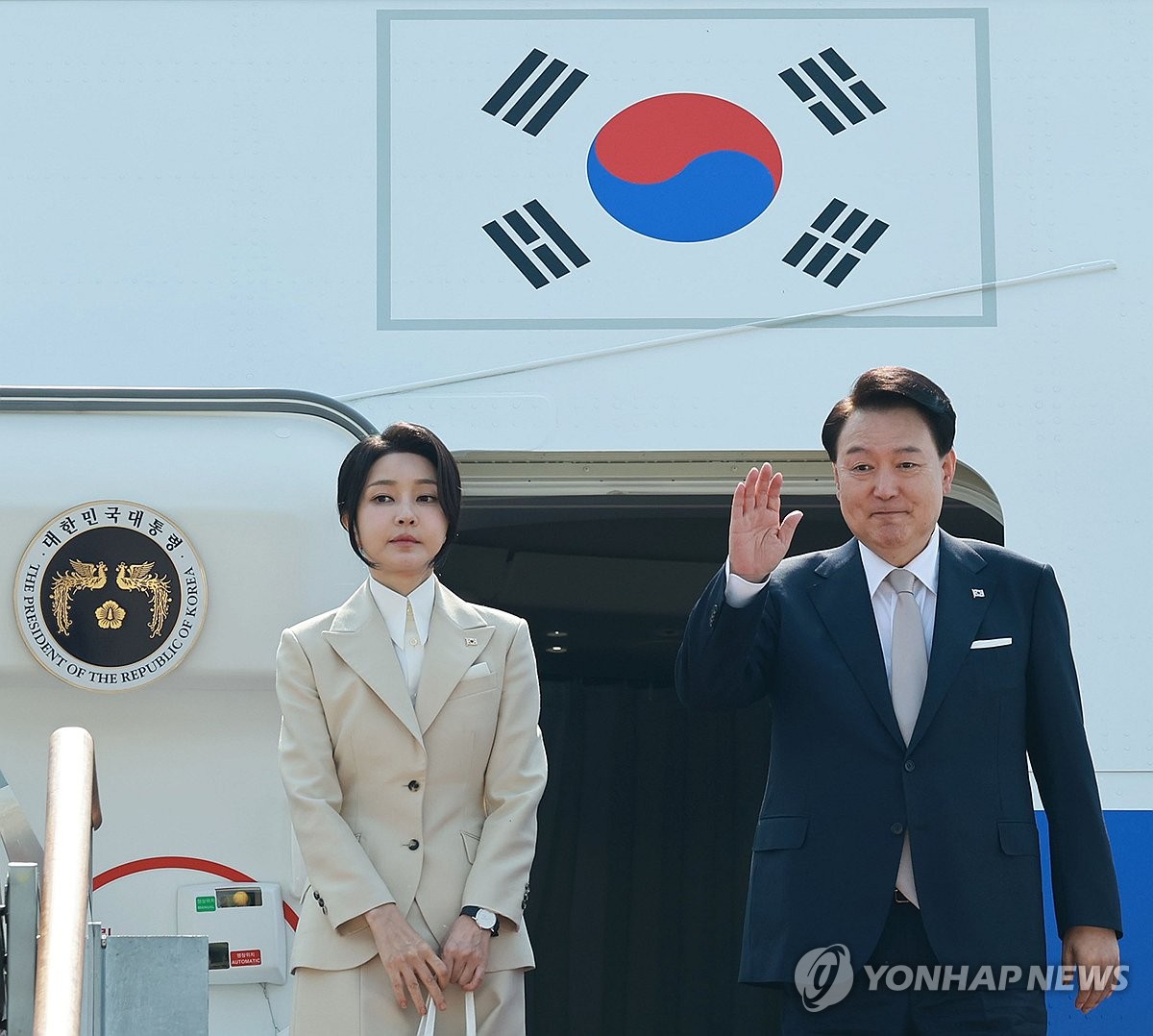 尹대통령, 방미 출국…하와이 거쳐 워싱턴 나토정상회의 참석(종합)