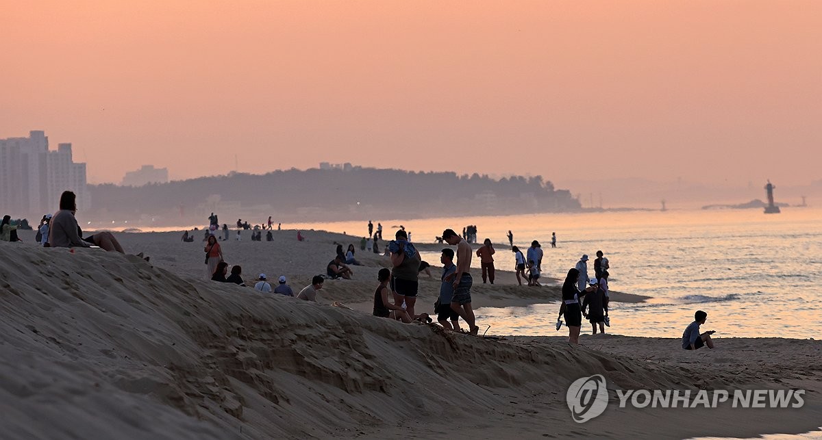 '잠못 이룬 밤' 강원 동해안·일부 내륙 열대야…낮 최고 36도(종합)