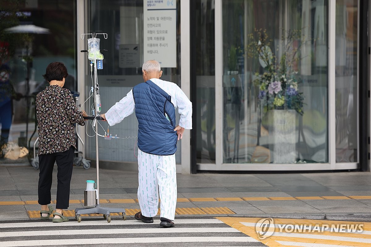 전공의 이탈 5달 돼가는데 대화도 처벌도 못해…"언제까지 참나"