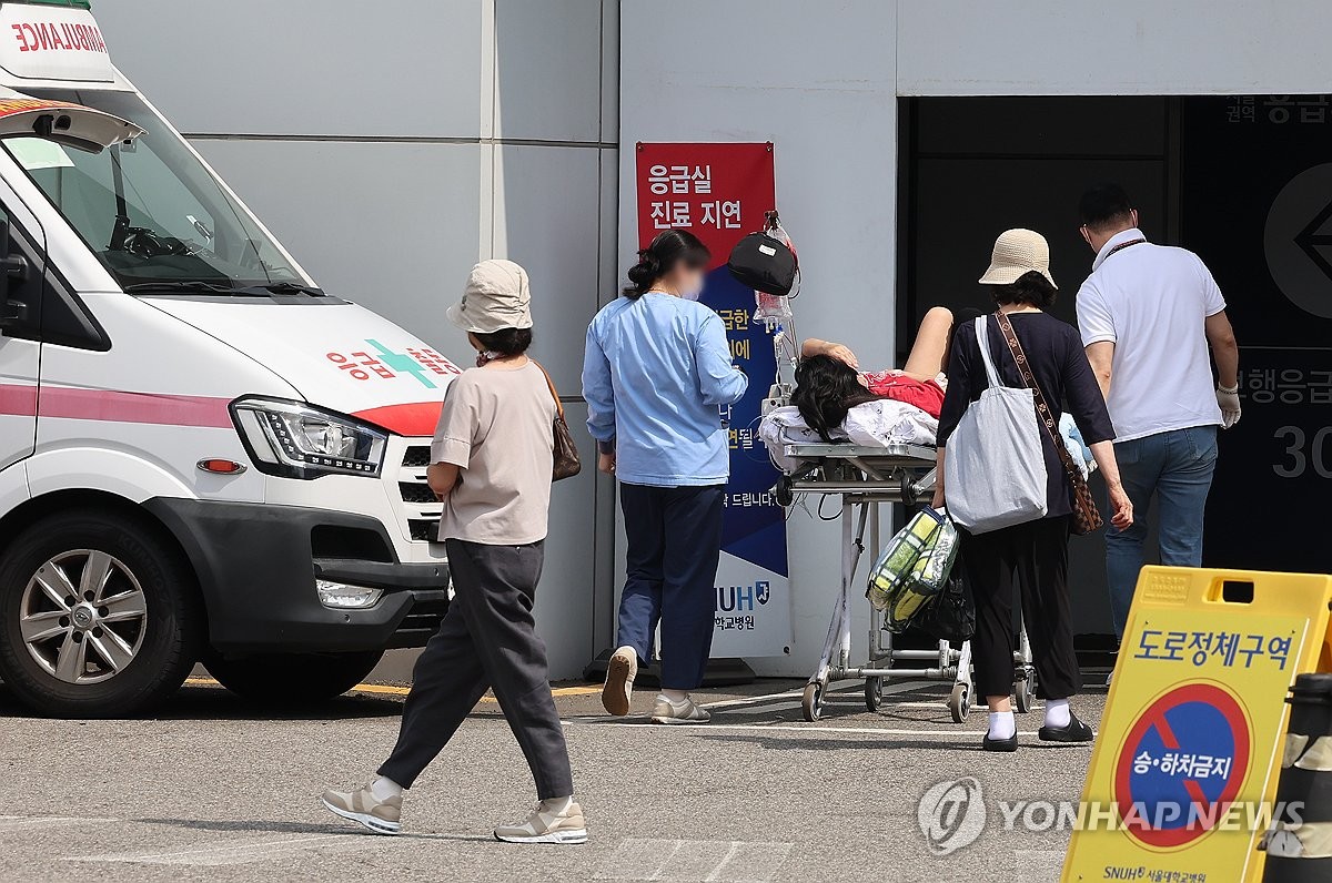 정부 "집단휴진 등 극단적 방식 멈춰야…공공의대법 쟁점 많아"(종합)