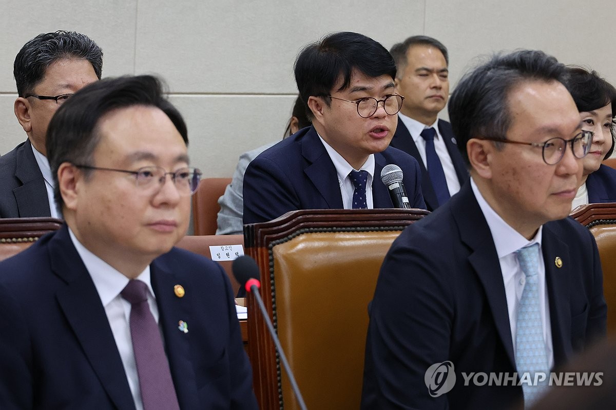 '야권발 의료개혁' 공공의대법…정치권-의사 갈등으로 확산하나