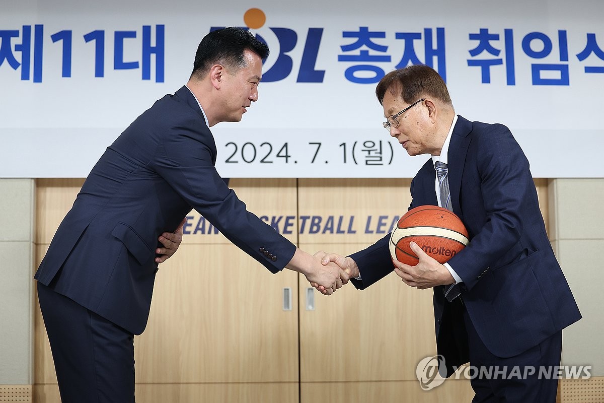 이수광 신임 KBL 총재 취임…"'팬 퍼스트' 행정 펼치겠다"(종합)