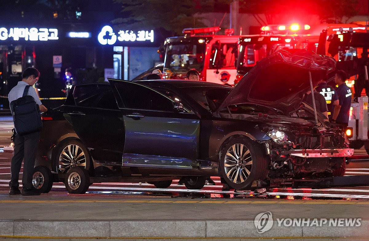 경찰 "역주행 차량 스키드마크 없어…호텔 나오자마자 가속"(종합2보)