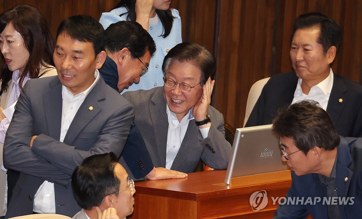 이재명, 금주 '연임 출사표'…김두관 도전 여부 주목