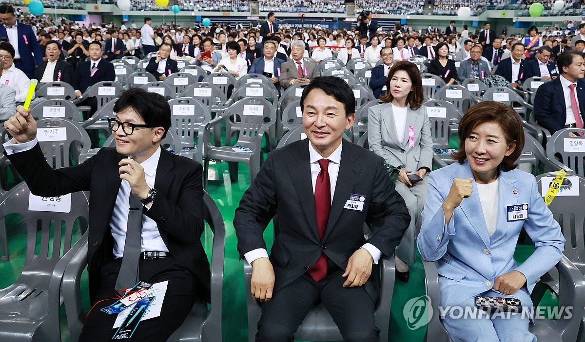 나경원, '김여사 문자' 元·韓 공방에 "패배 브라더스 진풍경"