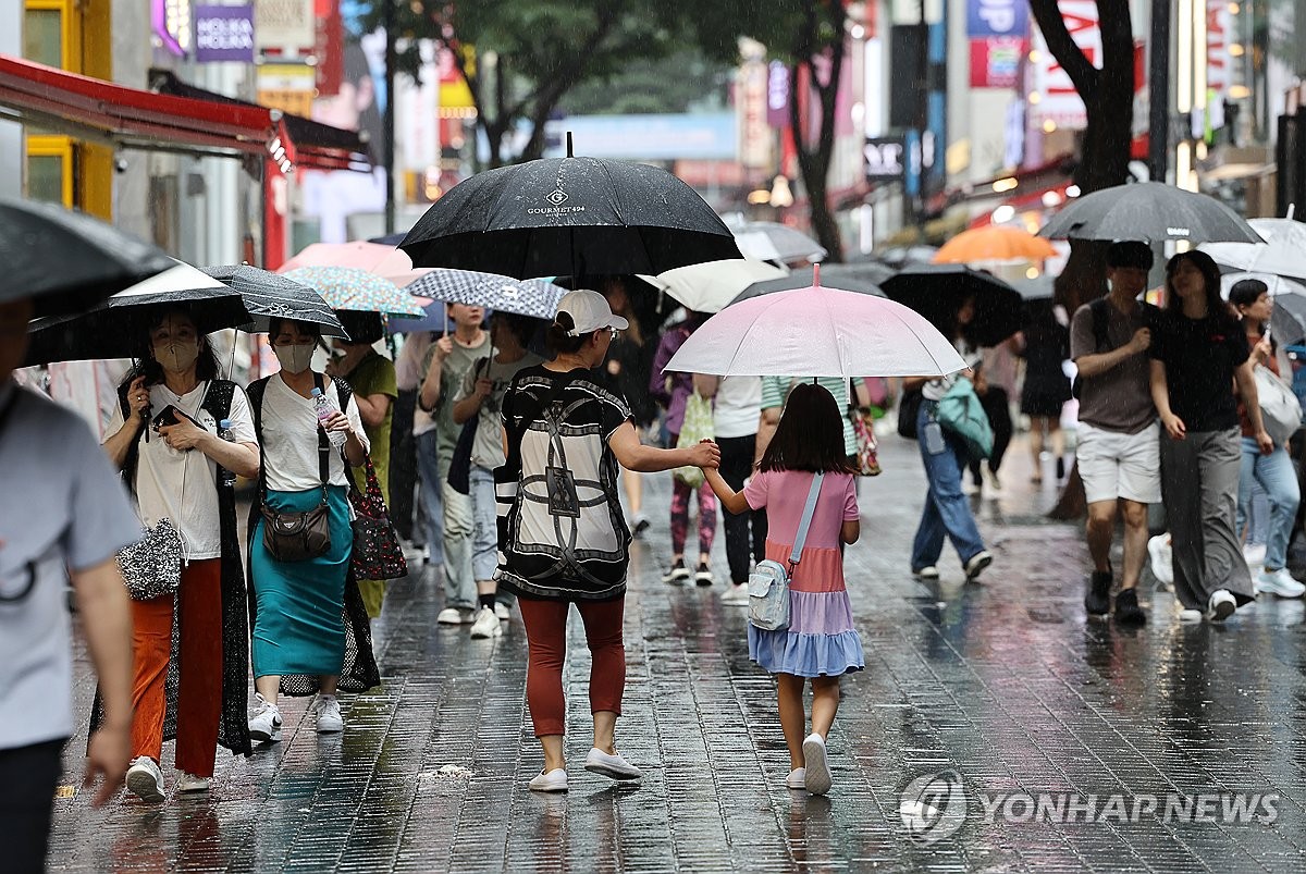 정부, 석 달째 "내수 회복 조짐"…물가는 안정흐름 진단(종합)