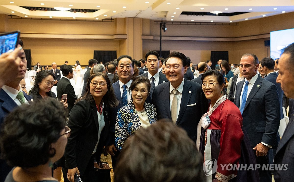 동포 만난 尹 "이승만 대통령 건국 기반 마련한 곳이 하와이"(종합)