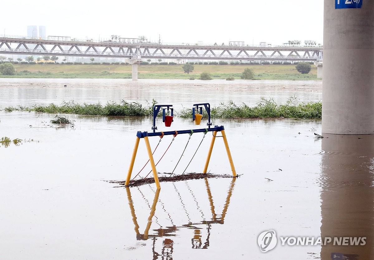 집중호우에 가축 76만7천마리 폐사…농작물 침수 면적 1만756㏊