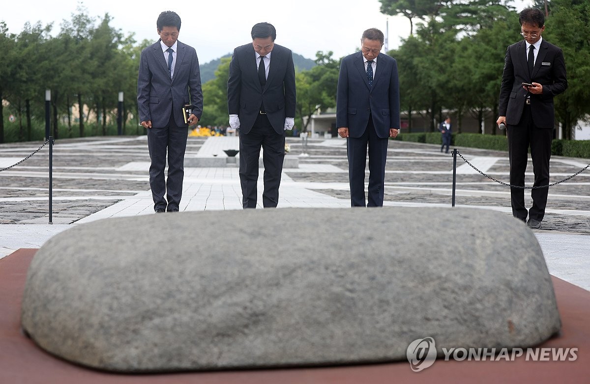 막오른 野 당권 경쟁…'실용주의' vs '일극타파' 이슈 대결(종합)