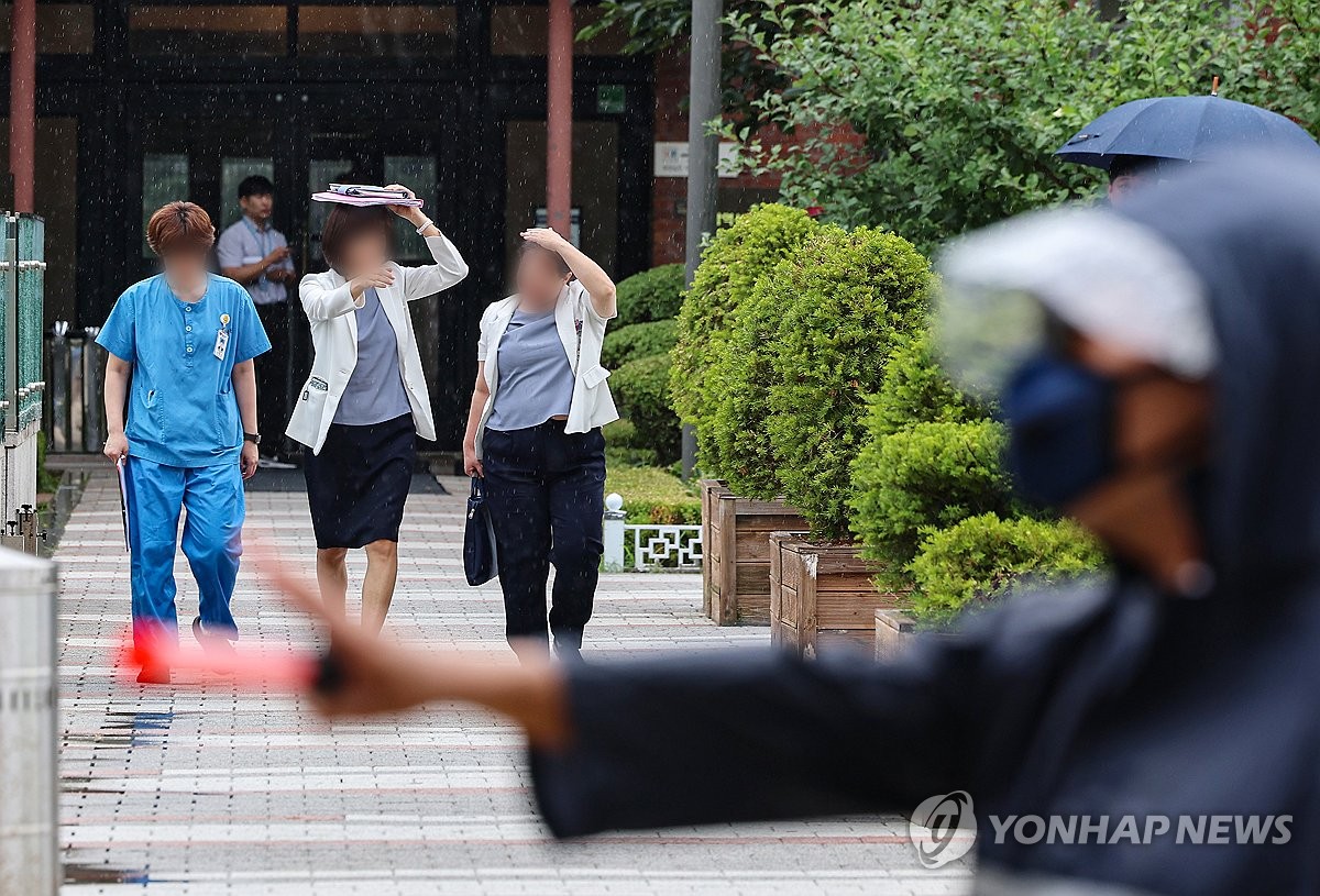 월요일도 전국 대체로 흐려…곳곳에 돌풍·번개 동반한 소나기