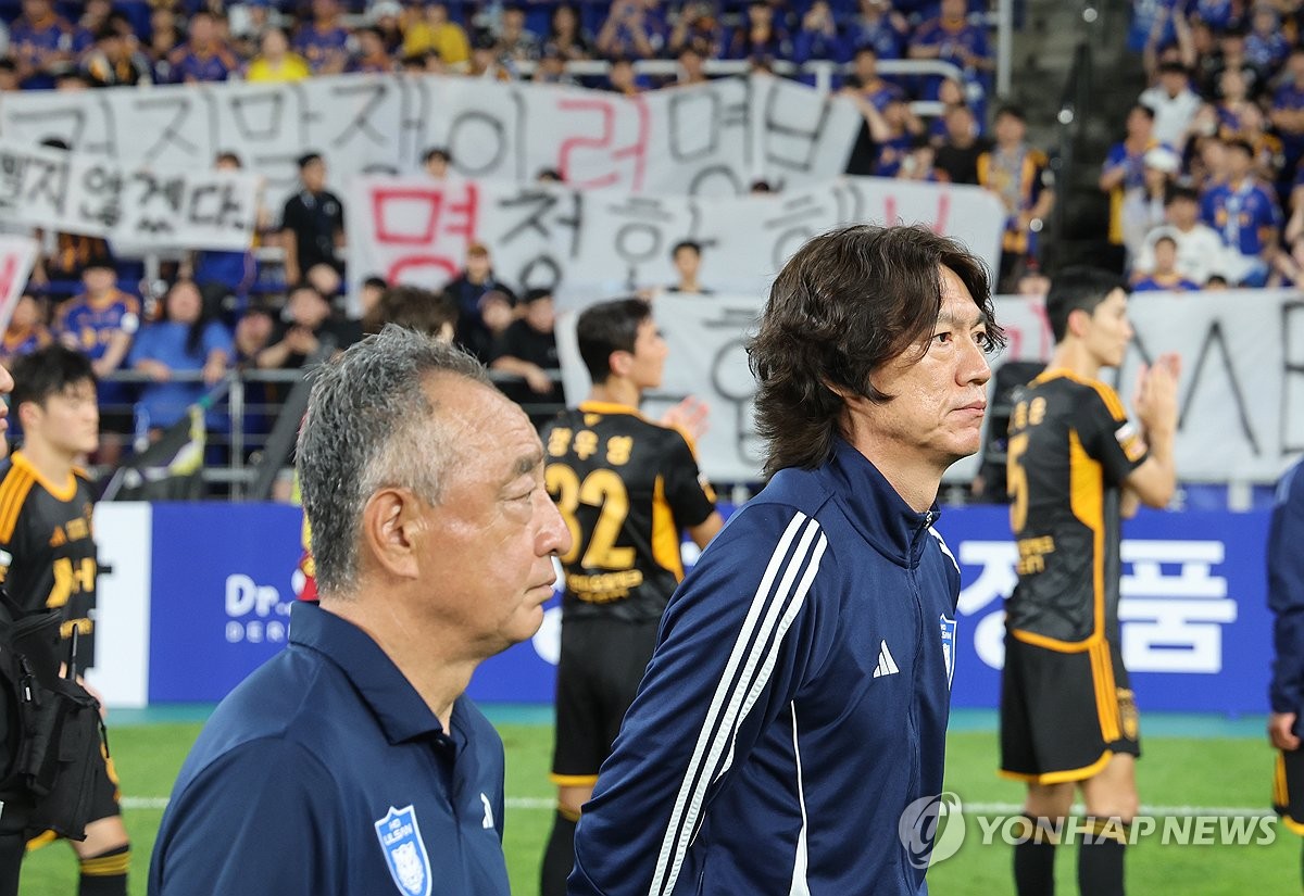 축구협회는 법적 대응 한다는데…박주호 감싼 홍명보